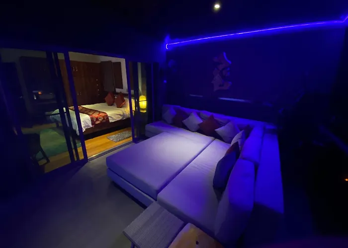 Stunning Villa With Ocean Views And Free Car